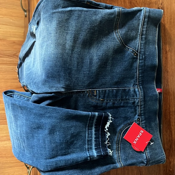 Spanx medium wash distressed size medium jean - Picture 2 of 4